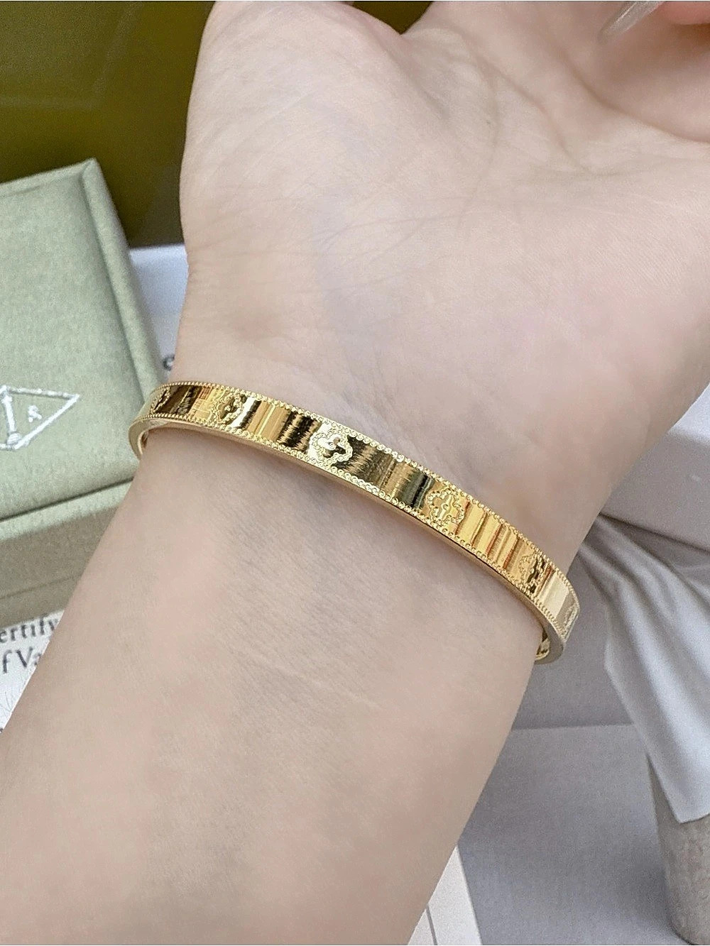 Van Cleef & Arpels Gold-Tone Bangle Bracelet Like New